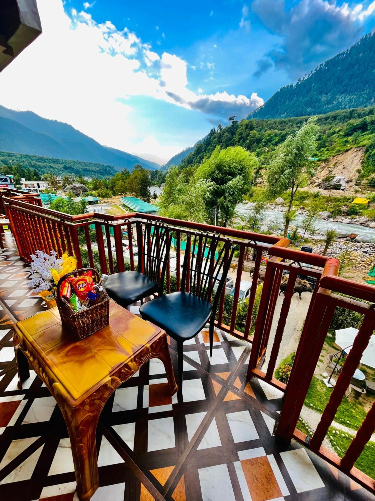 Himalayan Hill Queen Resort, Manali M98160-43400 Exteriör bild