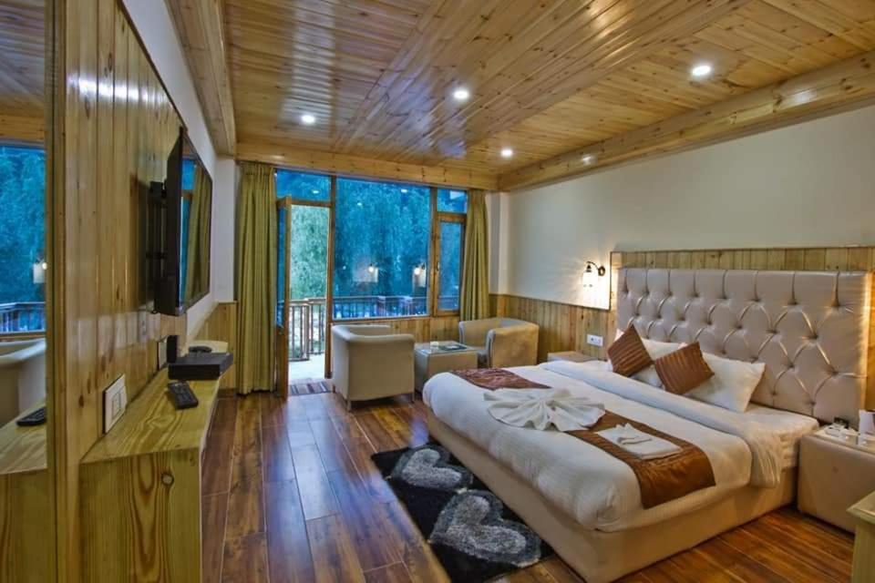 Himalayan Hill Queen Resort, Manali M98160-43400 Exteriör bild