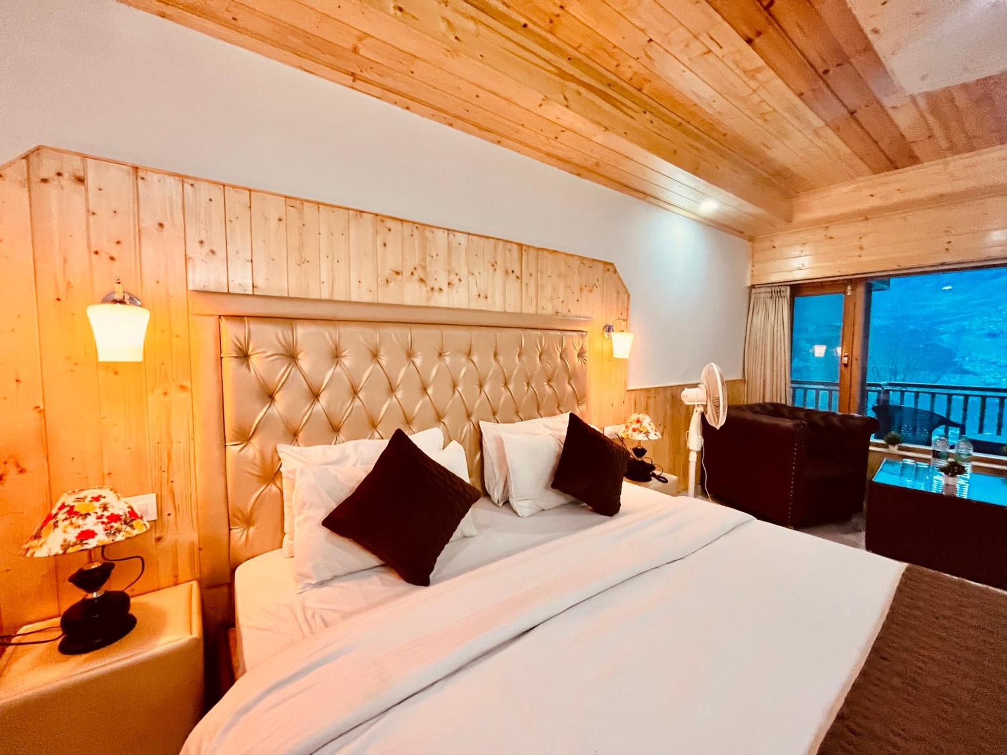 Himalayan Hill Queen Resort, Manali M98160-43400 Exteriör bild
