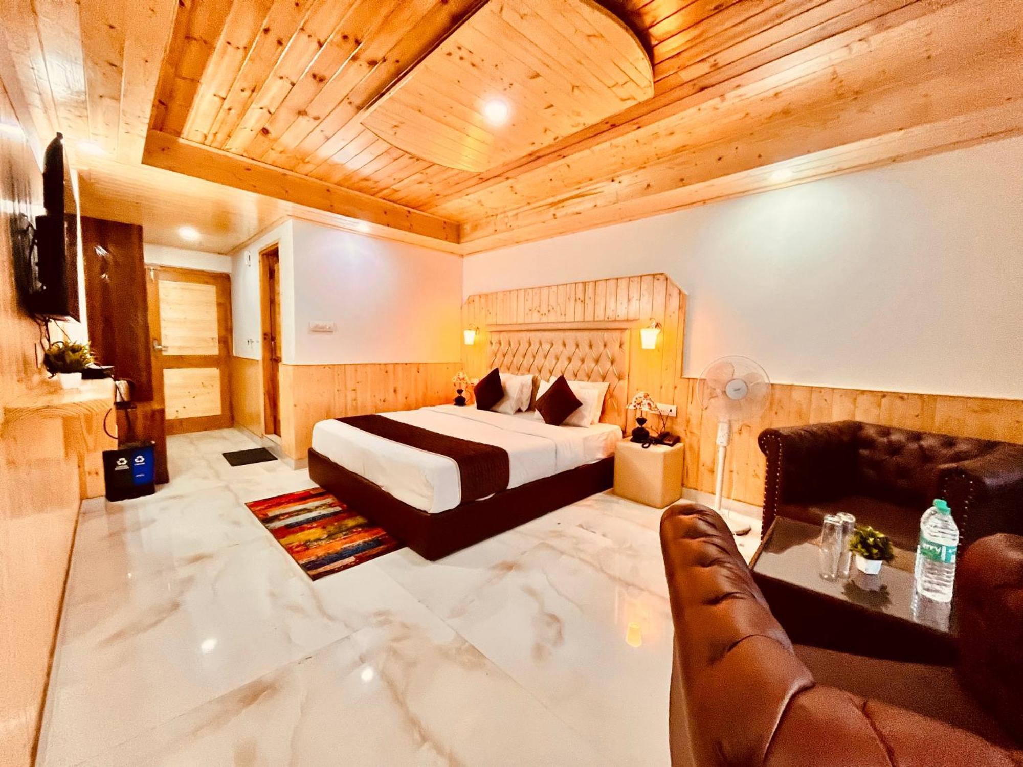 Himalayan Hill Queen Resort, Manali M98160-43400 Exteriör bild