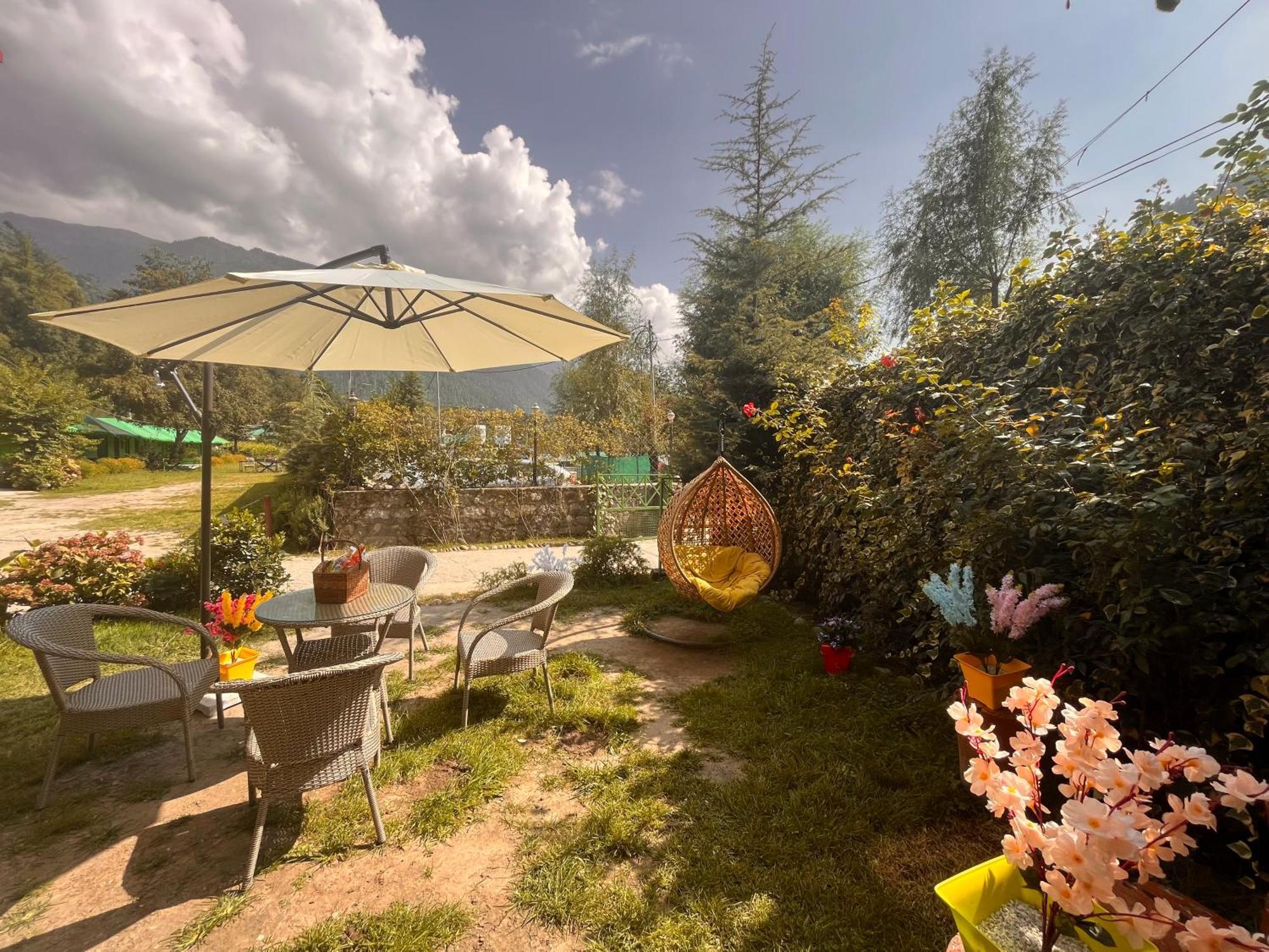 Himalayan Hill Queen Resort, Manali M98160-43400 Exteriör bild