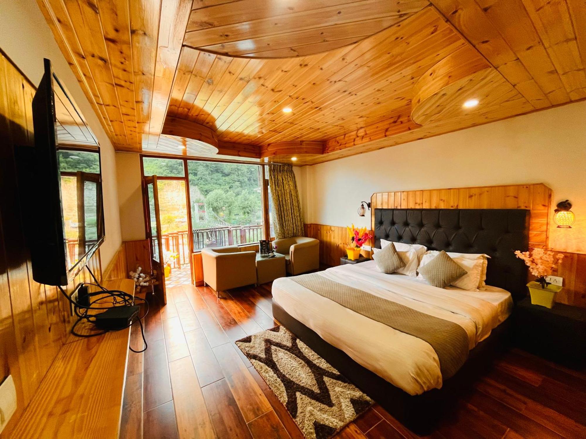 Himalayan Hill Queen Resort, Manali M98160-43400 Exteriör bild