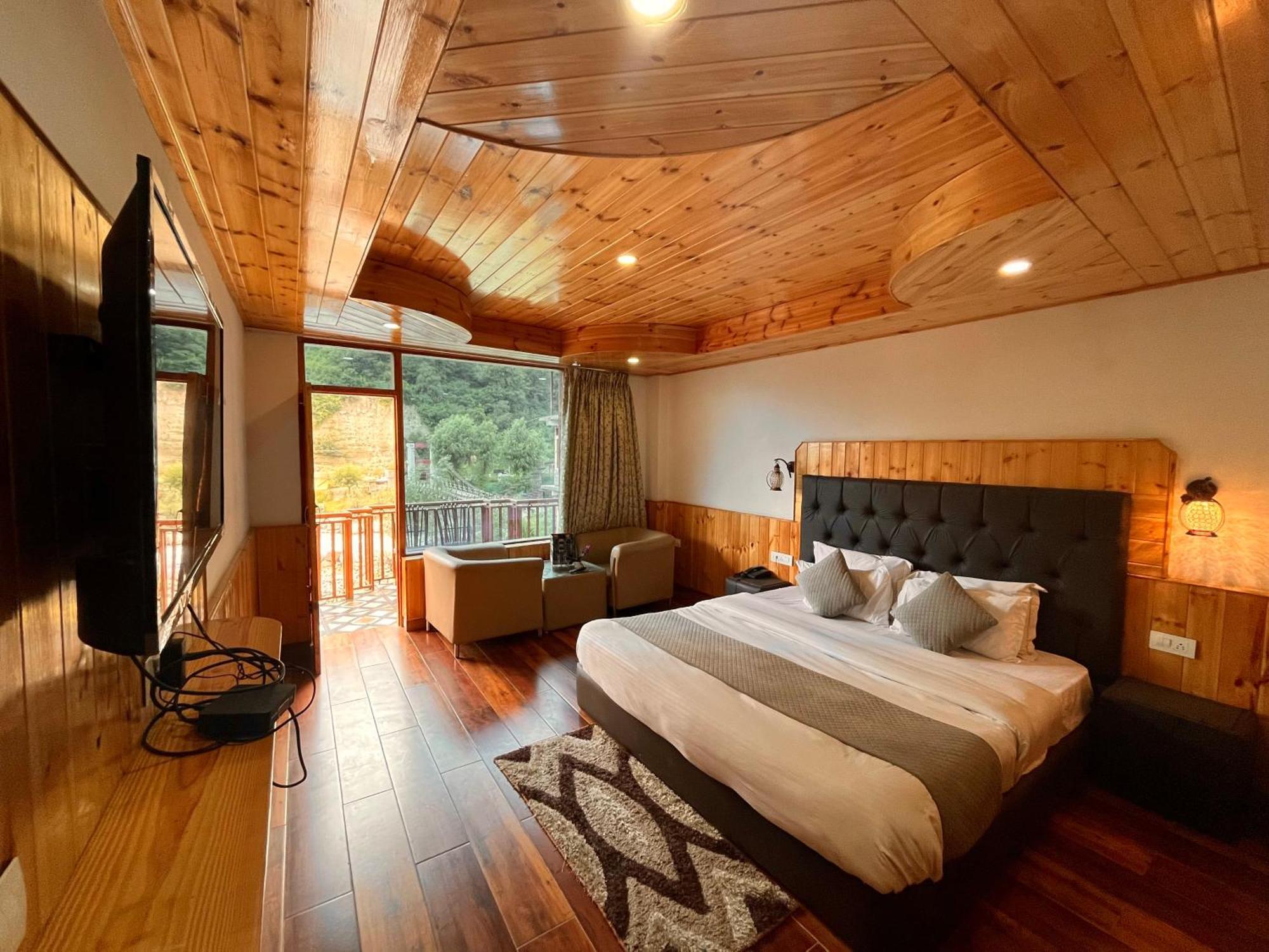 Himalayan Hill Queen Resort, Manali M98160-43400 Exteriör bild