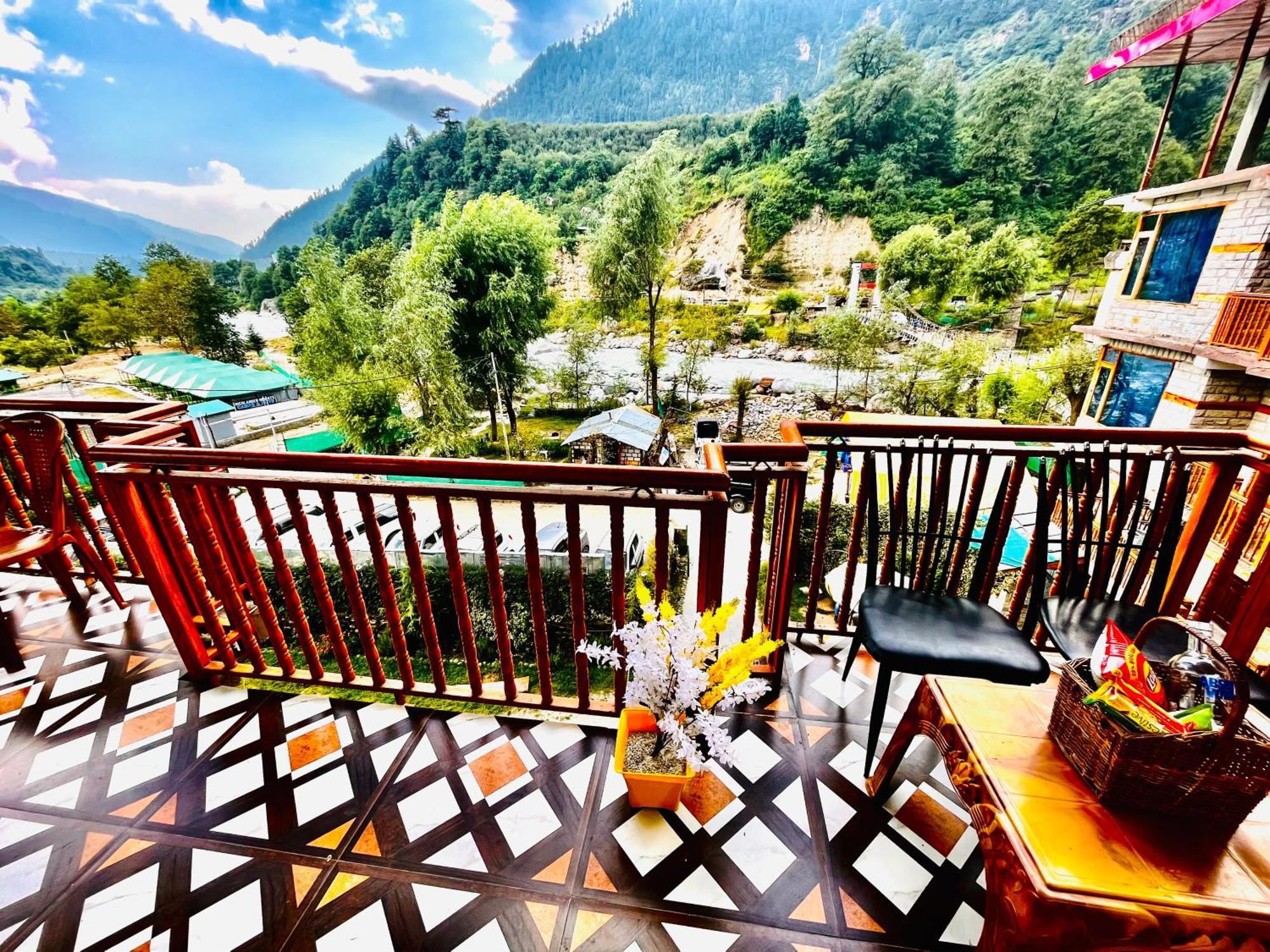 Himalayan Hill Queen Resort, Manali M98160-43400 Exteriör bild