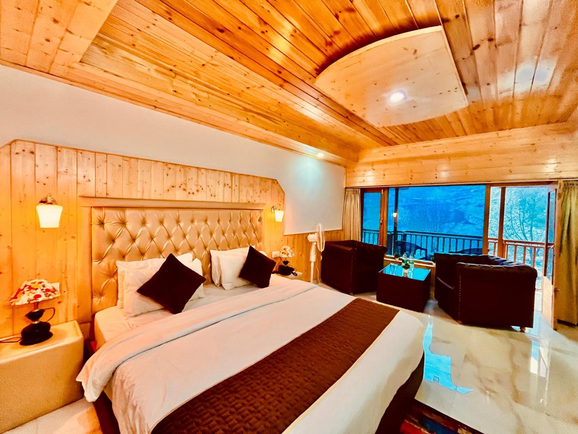 Himalayan Hill Queen Resort, Manali M98160-43400 Exteriör bild