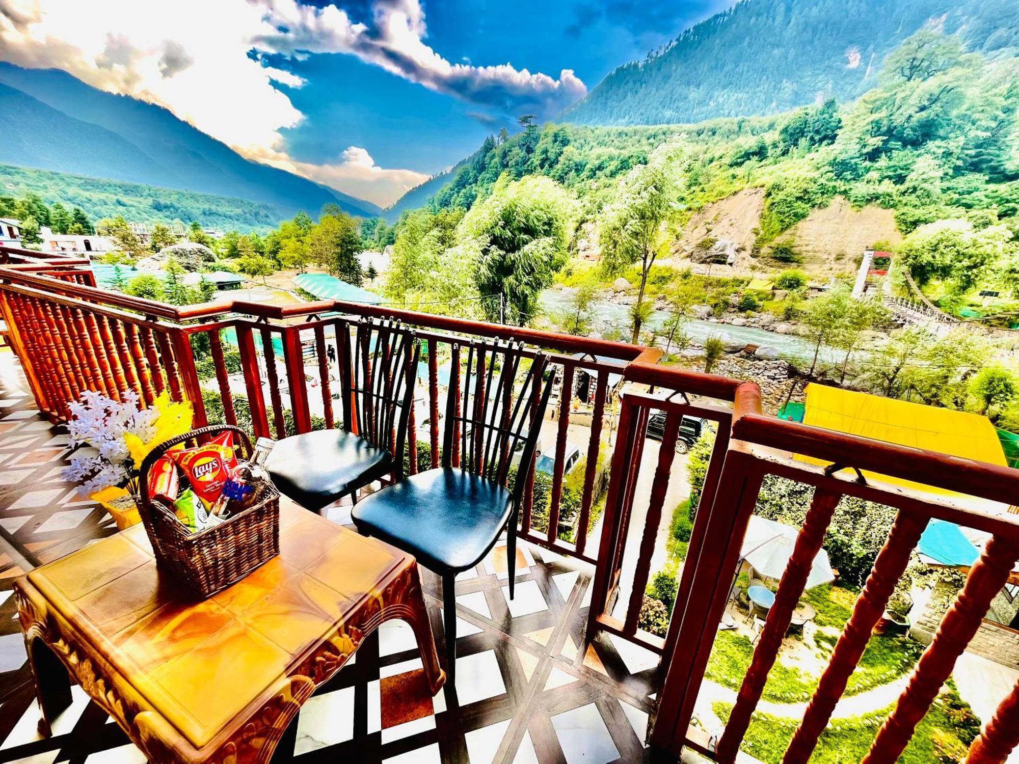 Himalayan Hill Queen Resort, Manali M98160-43400 Exteriör bild
