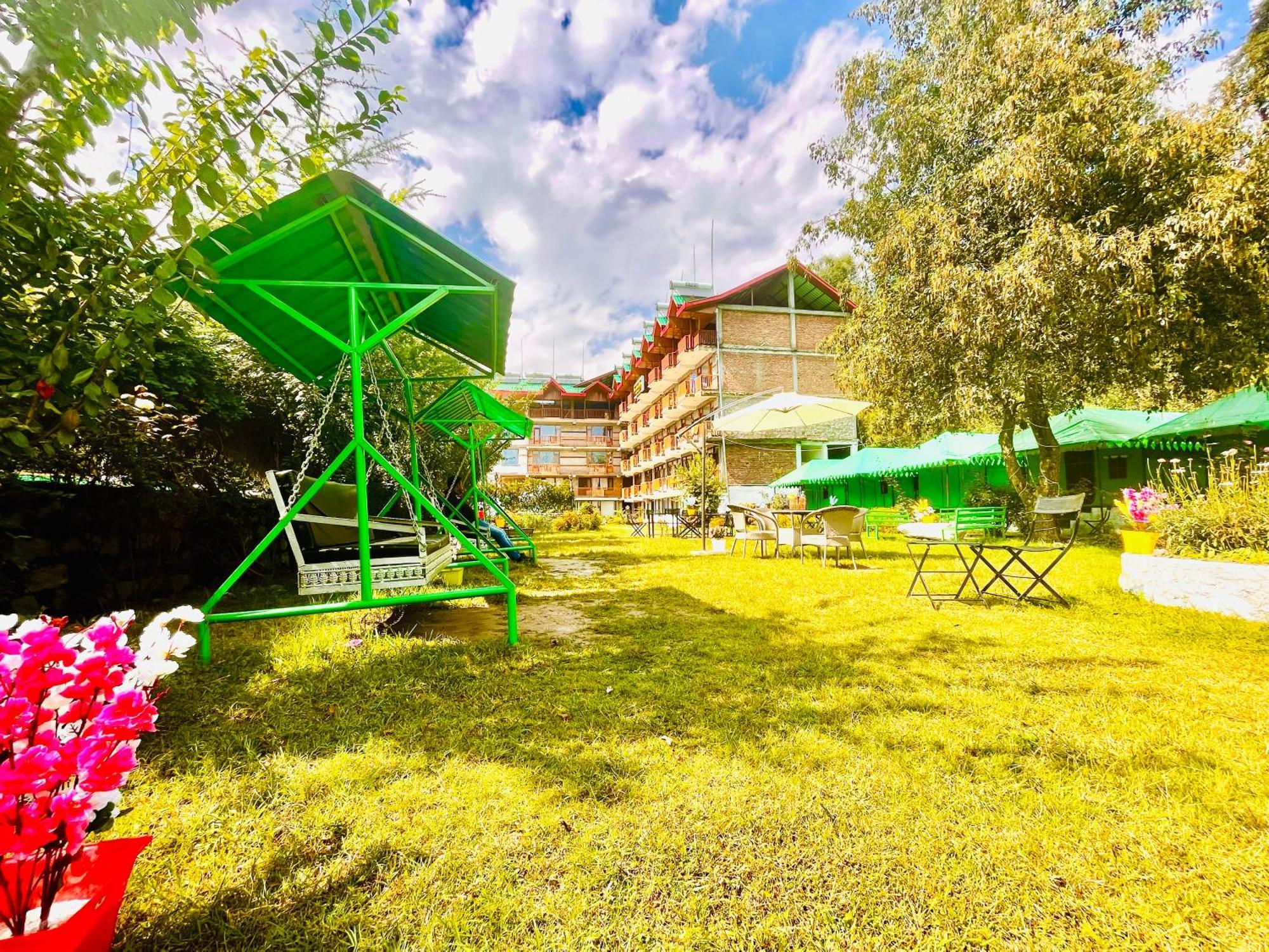 Himalayan Hill Queen Resort, Manali M98160-43400 Exteriör bild