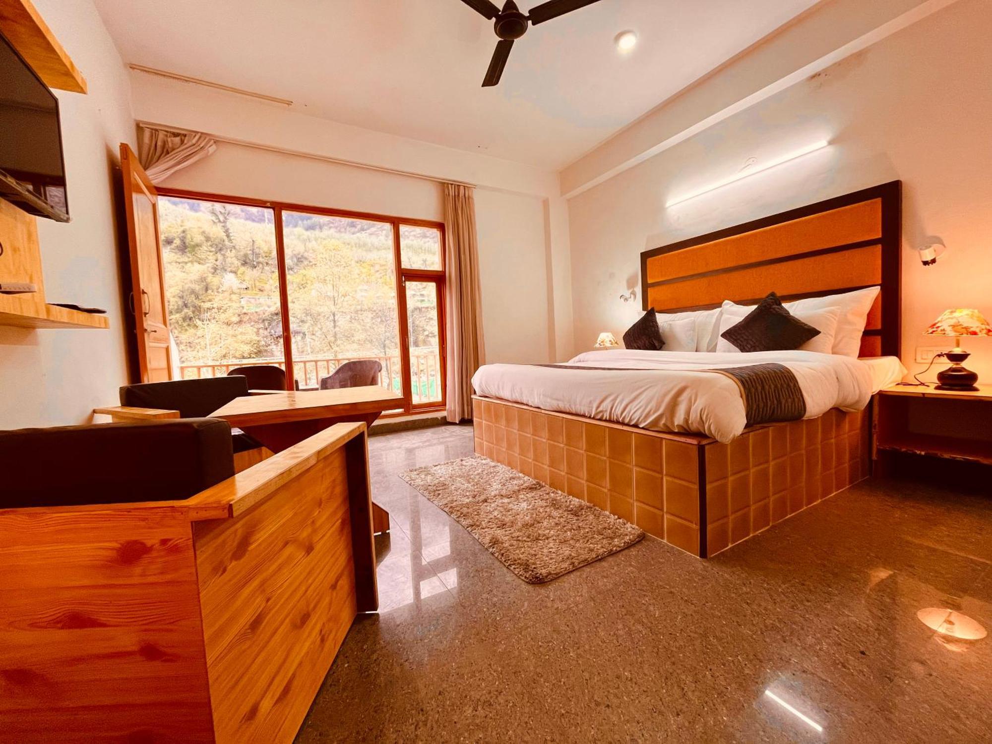 Himalayan Hill Queen Resort, Manali M98160-43400 Exteriör bild