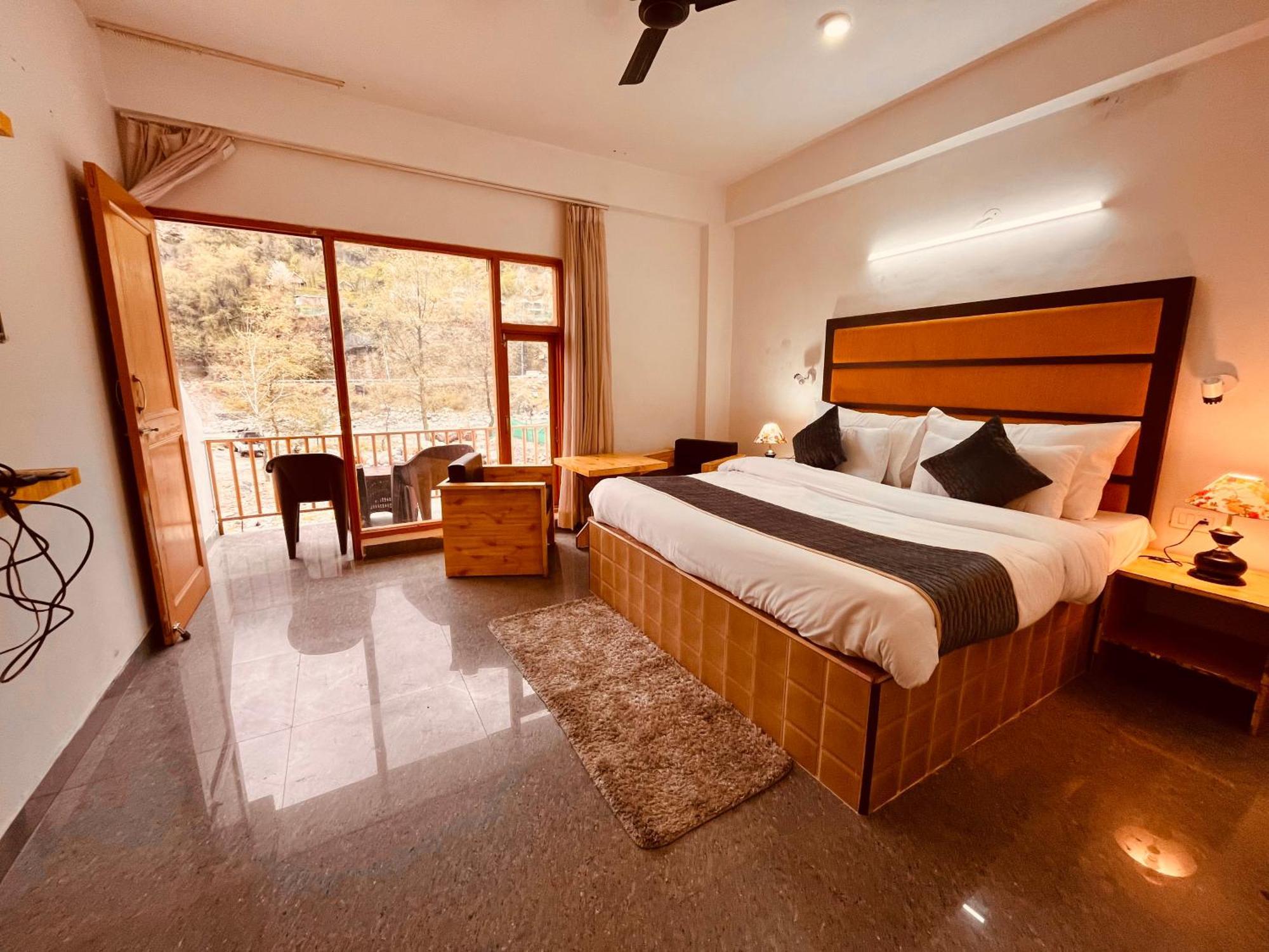 Himalayan Hill Queen Resort, Manali M98160-43400 Exteriör bild