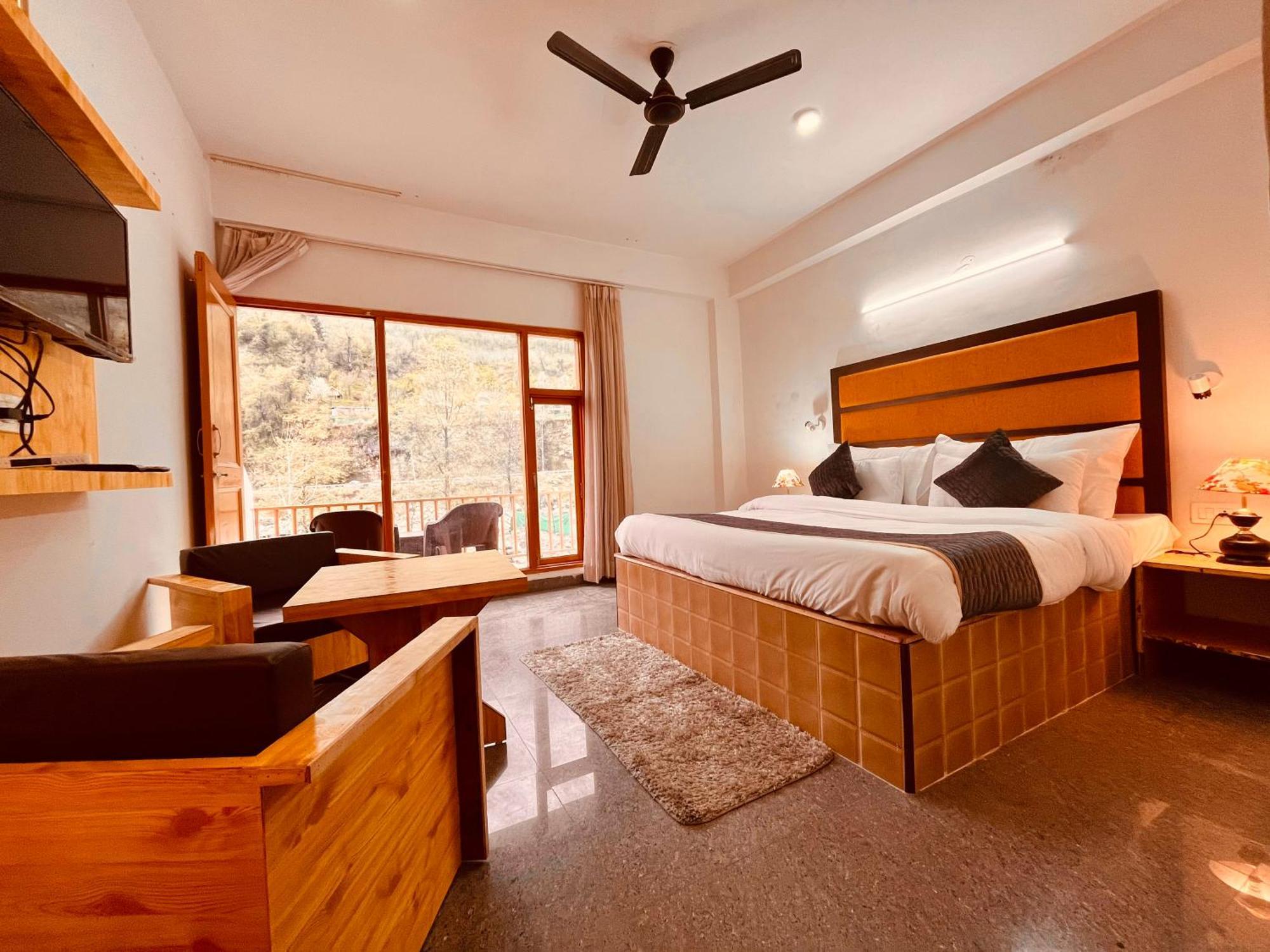 Himalayan Hill Queen Resort, Manali M98160-43400 Exteriör bild