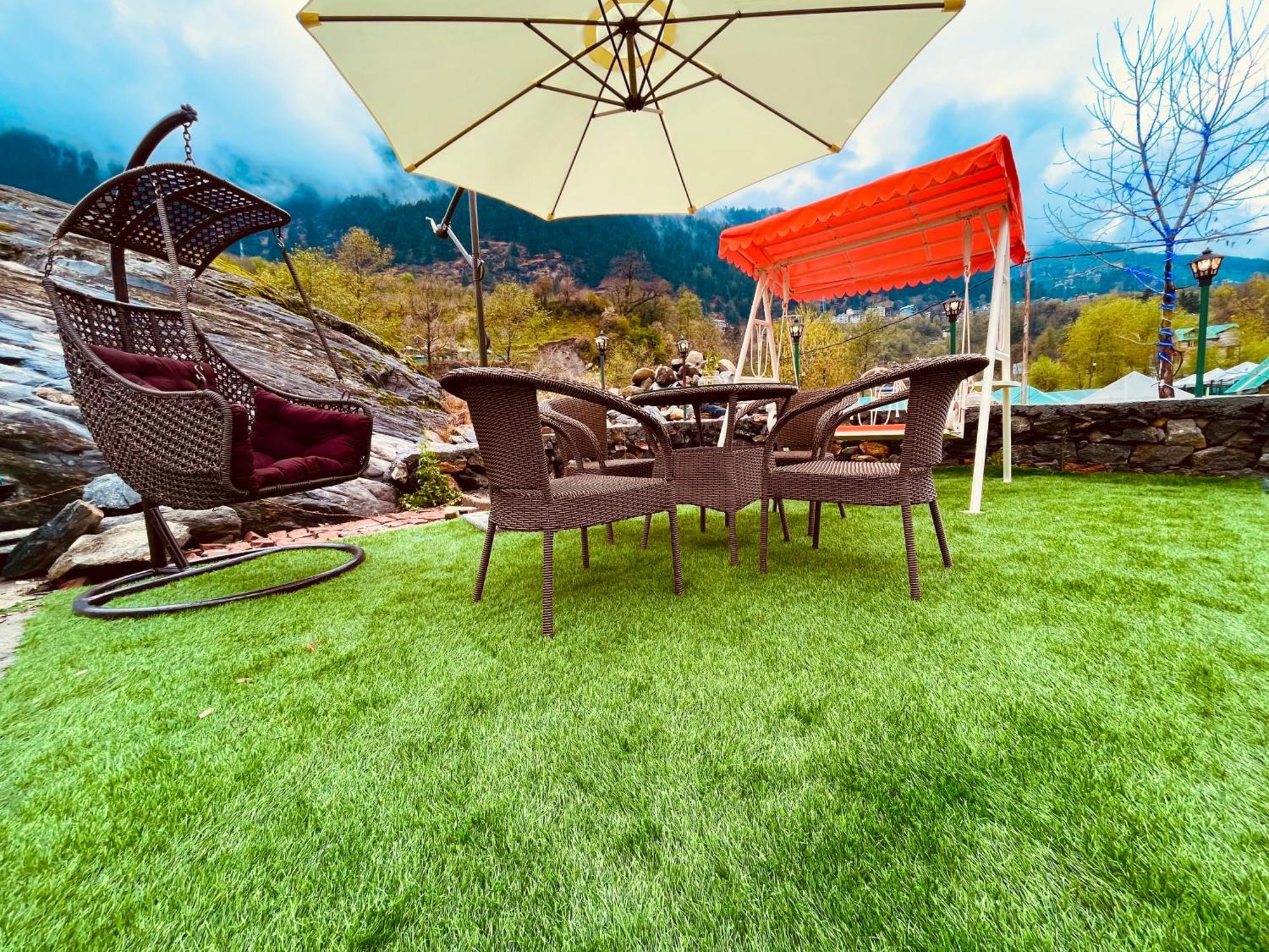 Himalayan Hill Queen Resort, Manali M98160-43400 Exteriör bild